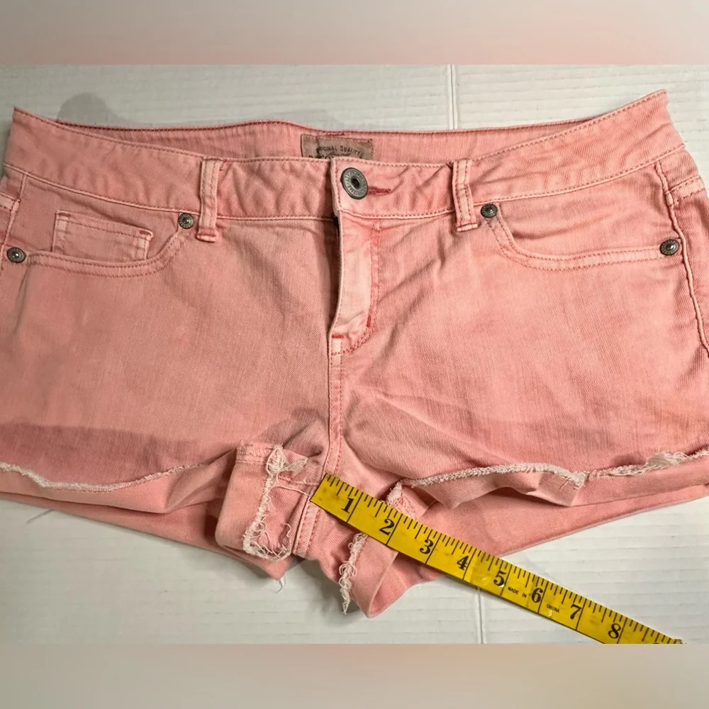Aeropostale Jean Shorts Faded‎ Pink Distressed Frayed Hem Low Rise Size 9/10